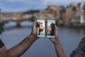 El 30% de los españoles conoce a su pareja online